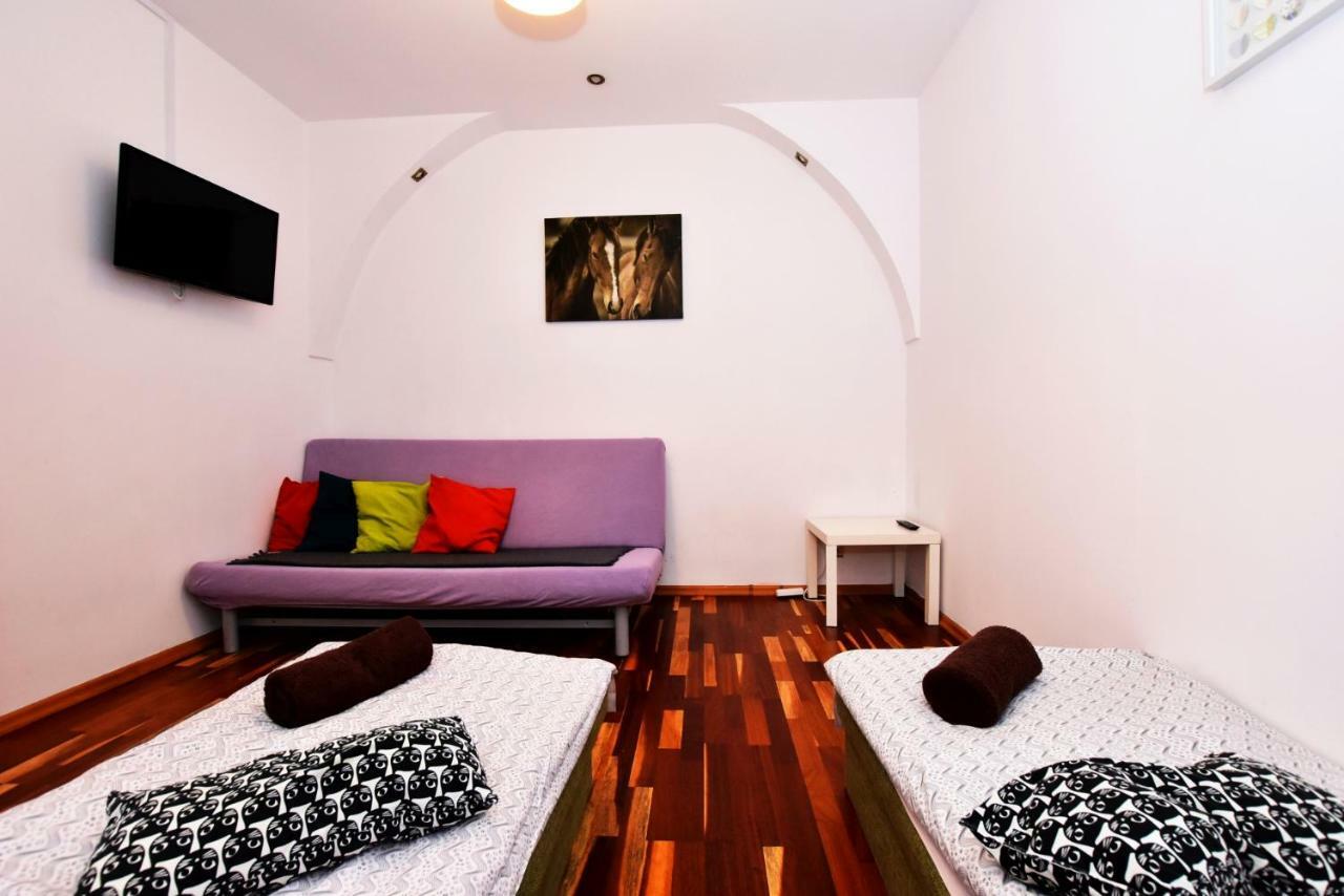 Swidnicka Hostel *